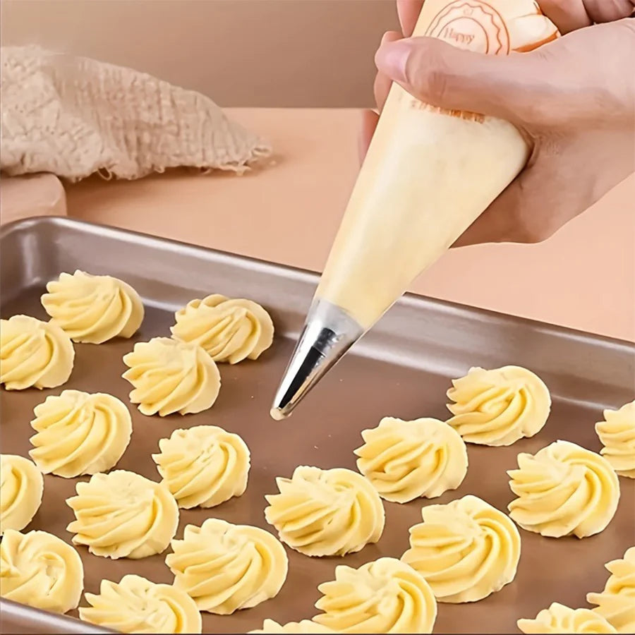 100 Disposable Piping Bags & 6 Stainless Steel Decorating Tips
