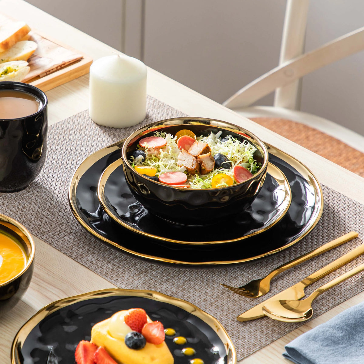 MALACASA Luxe Black & Gold Porcelain Dinnerware Set – 16 or 32 Piece