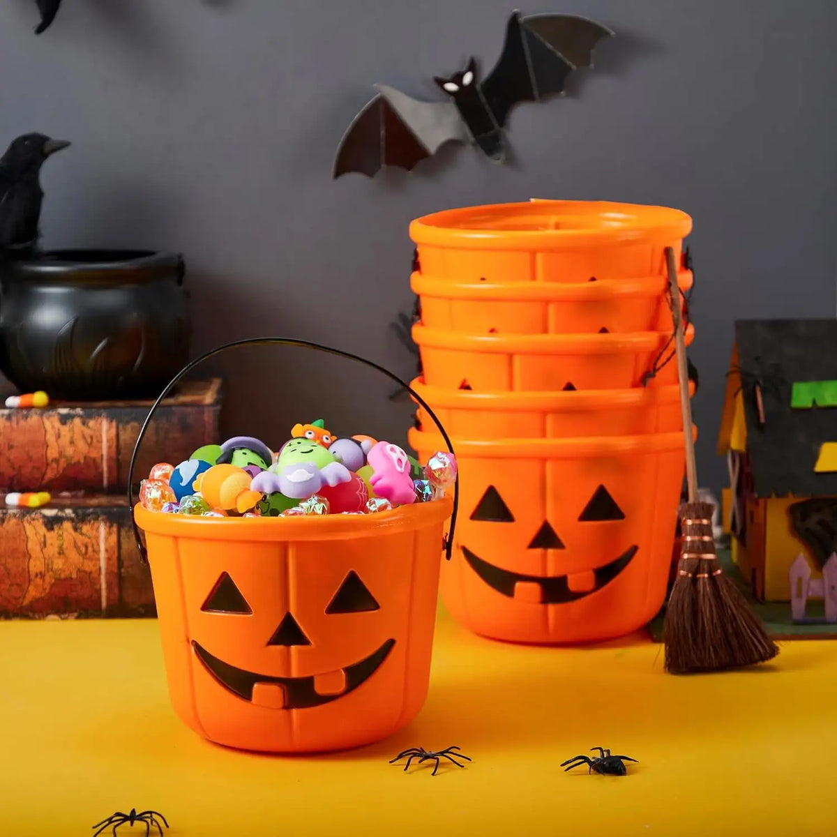 6-Pack Halloween Jack-O'-Lantern Pumpkin Trick-or-Treat Buckets – Orange Candy Pails with Handles